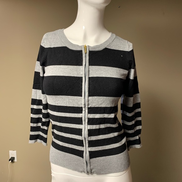 Red top - Picture 2 of 4